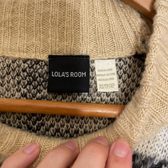 Lola’s Room plaid fuzzy sweater - Picture 2 of 6